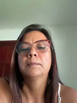 YadiraOrozco online show from 11/24/25, 08:19