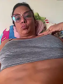 YadiraOrozco online show from 04/19/26, 08:33