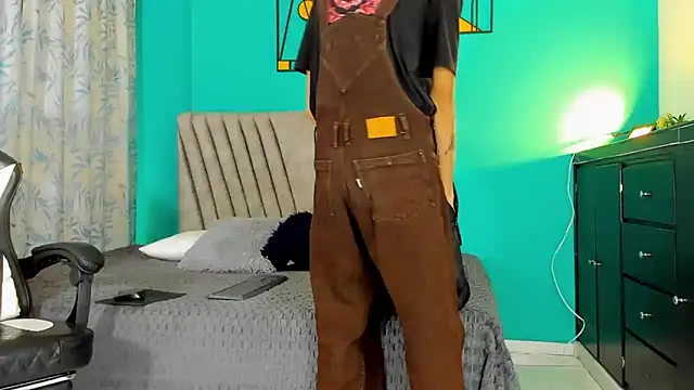 Maikol Ortiz online show from 03/03/26, 01:06