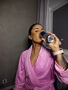 Snapshot of BabyFaceMia chatting on 11/20/25, 05:12 BabyFaceMia online show from 11/20/25, 05:12