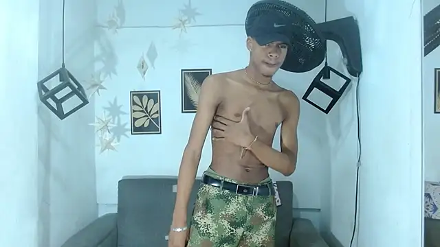 Snapshot of criss_zuri chatting on 09/12/25, 11:43 criss zuri online show from 09/12/25, 11:43