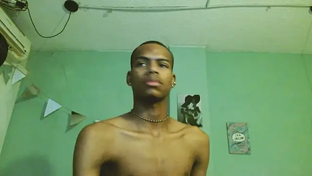 Snapshot of criss_zuri chatting on 09/20/25, 12:17 criss zuri online show from 09/20/25, 12:17