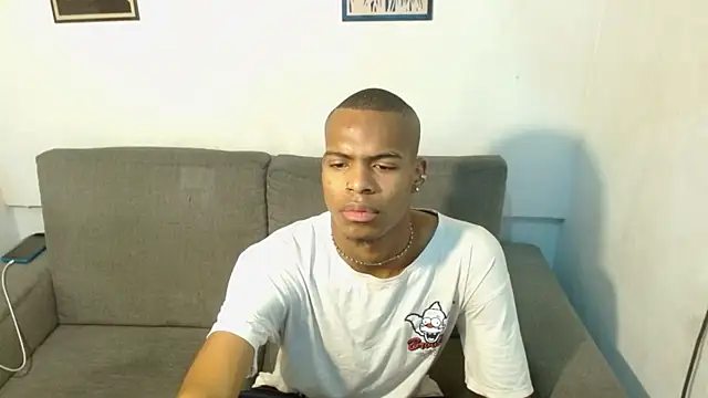 Snapshot of criss_zuri chatting on 10/06/25, 11:51 criss zuri online show from 10/06/25, 11:51