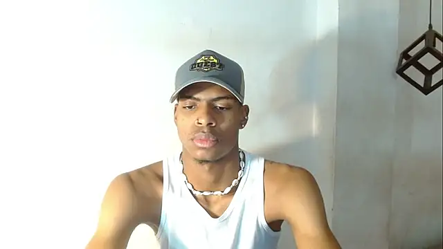 Snapshot of criss_zuri chatting on 10/17/25, 11:57 criss zuri online show from 10/17/25, 11:57