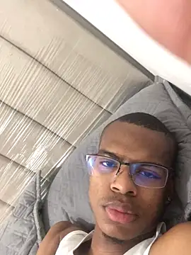 criss zuri online show from 12/14/25, 11:48