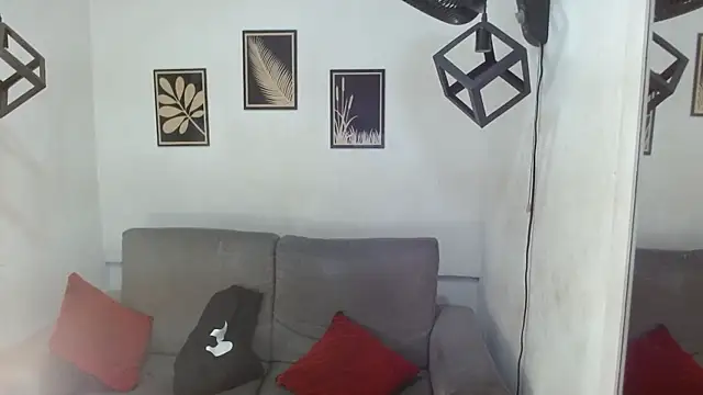 criss zuri online show from 12/19/25, 12:23