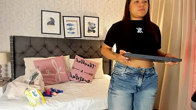 sophie  blare online show from 05/17/26, 12:01