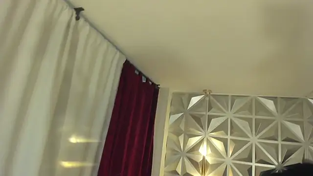 zoerouse  online show from 11/22/25, 07:57