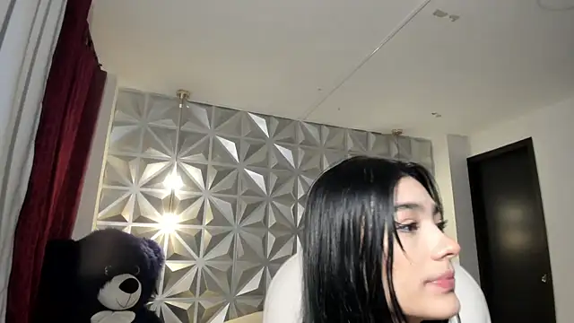 zoerouse  online show from 12/02/25, 08:26