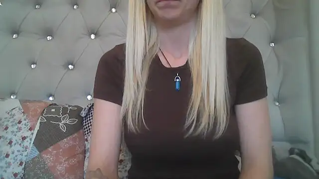 flirty babe x online show from 06/15/26, 05:48