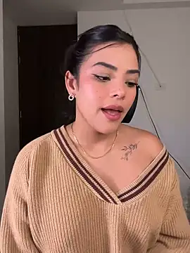 Snapshot of Sara-Evans chatting on 02/06/26, 01:43 Sara-Evans online show from 02/06/26, 01:43