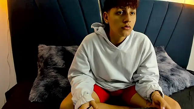 Snapshot of zeusapollofuck chatting on 09/11/25, 09:15 zeusapollofuck online show from 09/11/25, 09:15