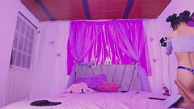 MeganRouss74 online show from 09/21/25, 10:39