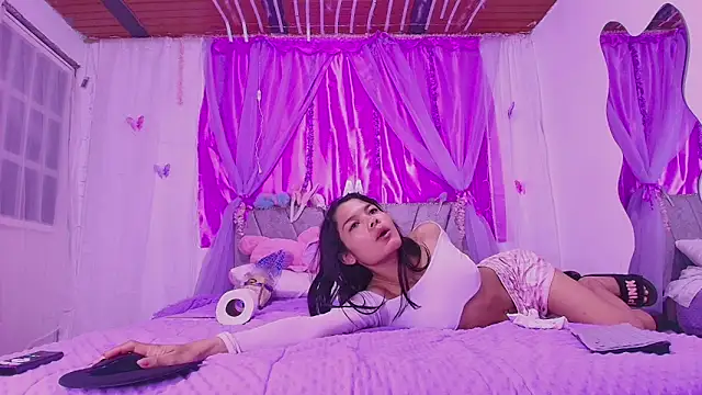 MeganRouss74 online show from 09/30/25, 11:04