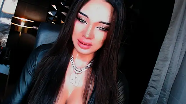 Snapshot of xUrGoddess_Bellax chatting on 10/04/25, 05:27 xUrGoddess Bellax online show from 10/04/25, 05:27