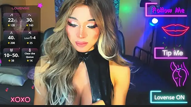 Snapshot of xUrGoddess_Bellax chatting on 11/16/25, 02:33 xUrGoddess Bellax online show from 11/16/25, 02:33