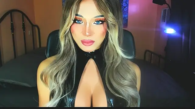 Snapshot of xUrGoddess_Bellax chatting on 11/17/25, 11:49 xUrGoddess Bellax online show from 11/17/25, 11:49