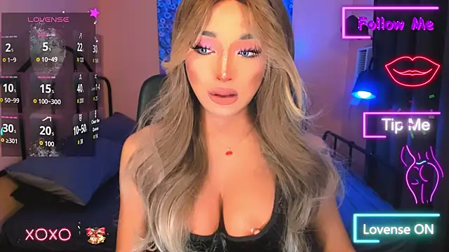 Snapshot of xUrGoddess_Bellax chatting on 11/25/25, 01:49 xUrGoddess Bellax online show from 11/25/25, 01:49