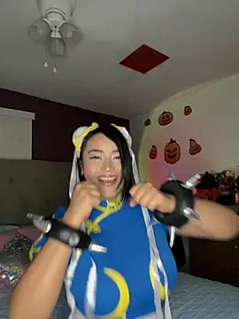 MyHoneyFrida online show from 10/31/25, 04:02