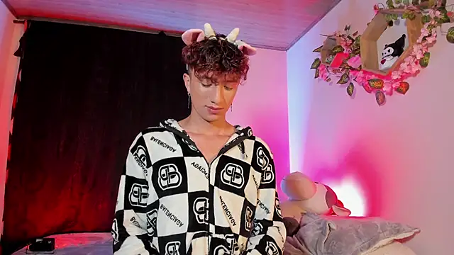 mhatias  online show from 03/11/26, 04:29