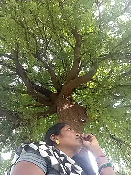 Snapshot of Jivika_Jaiswal chatting on 10/05/25, 04:33 Jivika Jaiswal online show from 10/05/25, 04:33