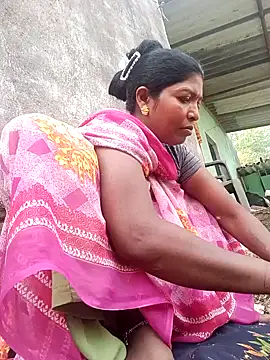 Snapshot of Jivika_Jaiswal chatting on 10/15/25, 02:01 Jivika Jaiswal online show from 10/15/25, 02:01