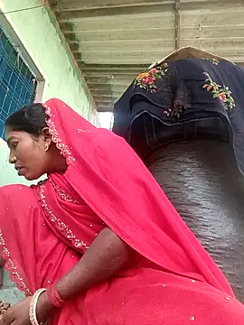 Snapshot of Jivika_Jaiswal chatting on 10/17/25, 02:04 Jivika Jaiswal online show from 10/17/25, 02:04