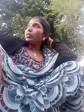 Snapshot of Jivika_Jaiswal chatting on 11/11/25, 11:54 Jivika Jaiswal online show from 11/11/25, 11:54