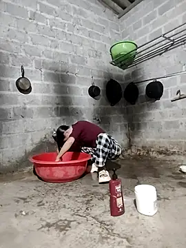 Tin tanny online show from 12/22/25, 11:57