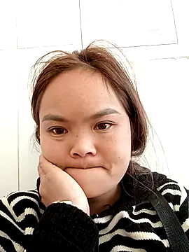 xinhxinhcute online show from 11/27/25, 03:52