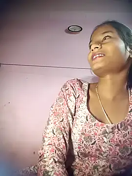 Snapshot of Hot_Mayra_ chatting on 11/10/25, 04:55 Hot Mayra online show from 11/10/25, 04:55