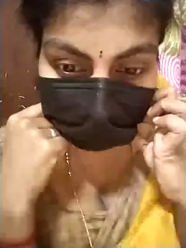 Snapshot of Nithiila chatting on 09/26/25, 07:12 Nithiila online show from 09/26/25, 07:12