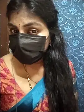 Snapshot of Nithiila chatting on 09/27/25, 10:31 Nithiila online show from 09/27/25, 10:31