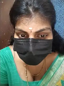 Snapshot of Nithiila chatting on 10/09/25, 04:38 Nithiila online show from 10/09/25, 04:38