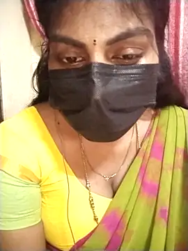 Snapshot of Nithiila chatting on 10/14/25, 07:53 Nithiila online show from 10/14/25, 07:53