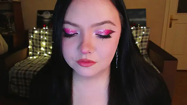 EmillyBones online show from 12/03/25, 05:33