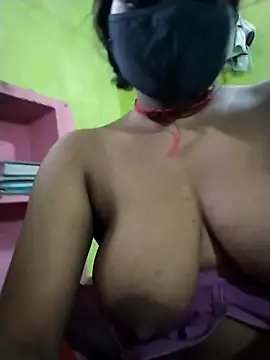 Snapshot of Bebo_Sweety143 chatting on 10/05/25, 09:18 Bebo Sweety143 online show from 10/05/25, 09:18