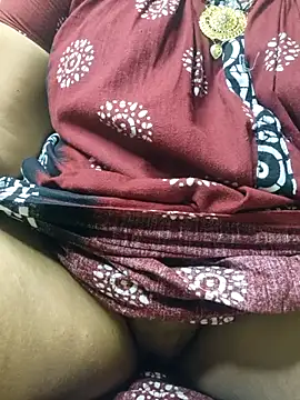 Snapshot of desi_boudi87 chatting on 09/15/25, 05:24 desi boudi87 online show from 09/15/25, 05:24