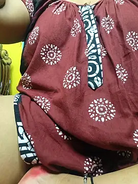 Snapshot of desi_boudi87 chatting on 09/19/25, 05:46 desi boudi87 online show from 09/19/25, 05:46