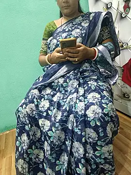 Snapshot of desi_boudi87 chatting on 10/13/25, 11:43 desi boudi87 online show from 10/13/25, 11:43