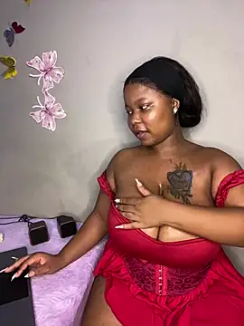 Snapshot of JuicyMellow21 chatting on 02/24/26, 12:08 JuicyMellow21 online show from 02/24/26, 12:08