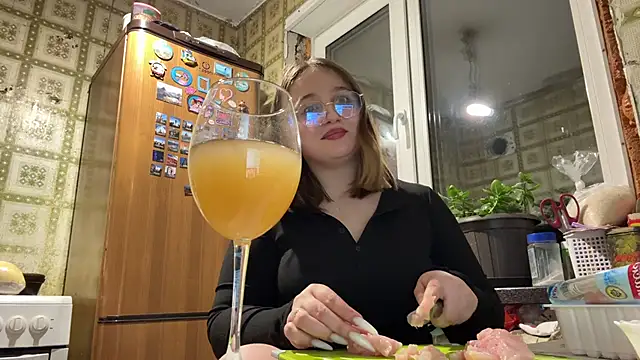 Snapshot of IvyGlimpse chatting on 10/13/25, 06:08 IvyGlimpse online show from 10/13/25, 06:08