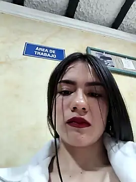 CHARLOTTE  05 online show from 10/17/25, 01:14