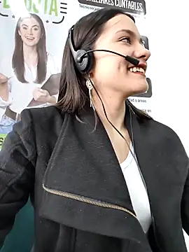 CHARLOTTE  05 online show from 11/07/25, 12:49