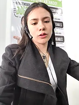 CHARLOTTE  05 online show from 11/13/25, 12:26