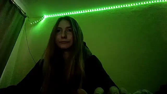 Nymera flare online show from 11/19/25, 06:35