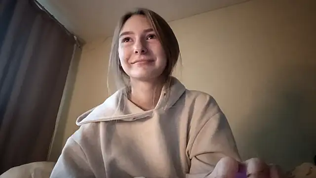 Nymera flare online show from 12/01/25, 06:07