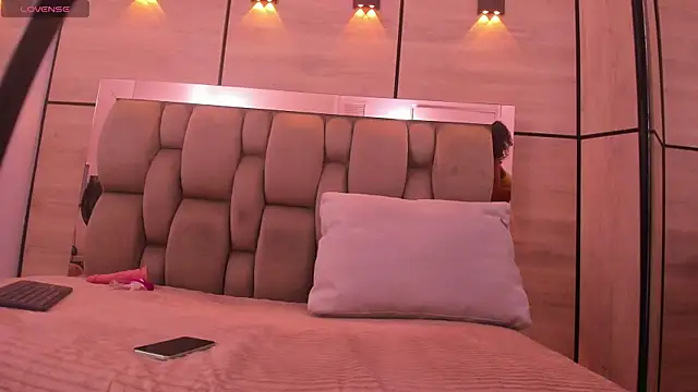 Snapshot of lyana_cowel chatting on 10/09/25, 07:12 lyana cowel online show from 10/09/25, 07:12