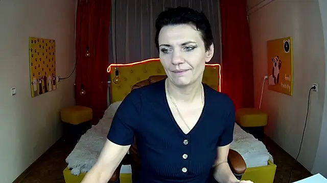 AvaSaturnian online show from 11/10/25, 08:02