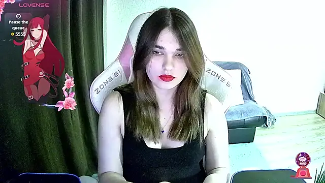 Snapshot of Kris_Moss chatting on 11/13/25, 08:08 Kris Moss online show from 11/13/25, 08:08